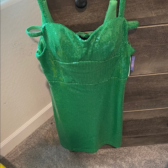 Morgan & Co. Dresses & Skirts - Morgan & Co. Vibrant Green Sequin mini dress brand new